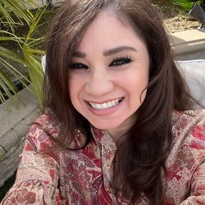 Meet your Posher, Ofelia